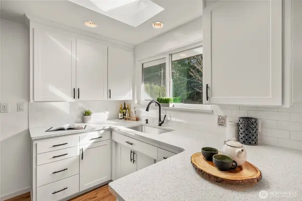 19513 Meridian AVE N, Shoreline, WA 98133