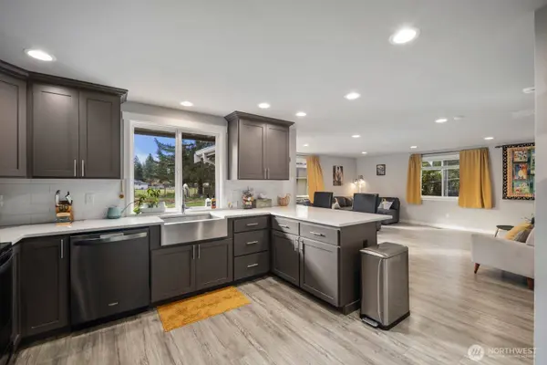 9911 Hampshire CT SE, Olympia, WA 98513