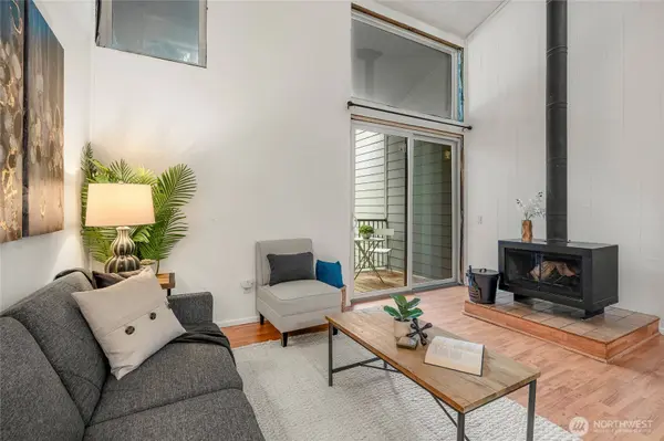 6439 139th AVE NE #25, Redmond, WA 98052