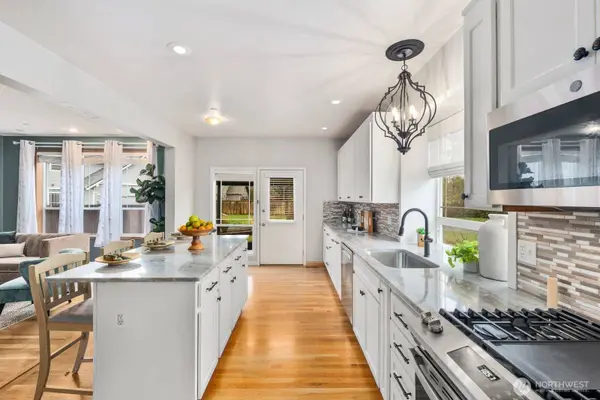 1424 Latham CT, Dupont, WA 98327