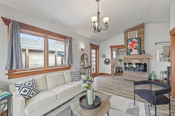 6822 S Lawrence ST, Tacoma, WA 98409