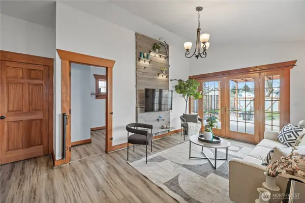 6822 S Lawrence ST, Tacoma, WA 98409