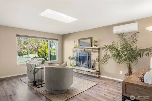 9537 S 213th ST, Kent, WA 98031