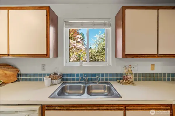 1220 NE 177th ST #A, Seattle, WA 98155