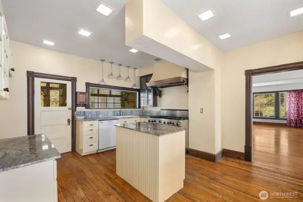 13130 SW 261st PL, Vashon, WA 98070