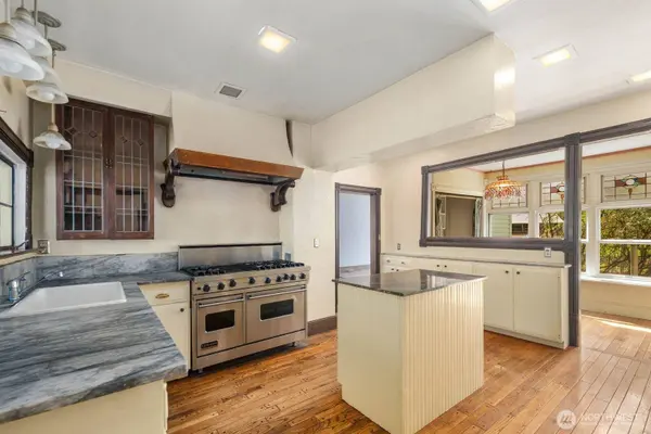 13130 SW 261st PL, Vashon, WA 98070