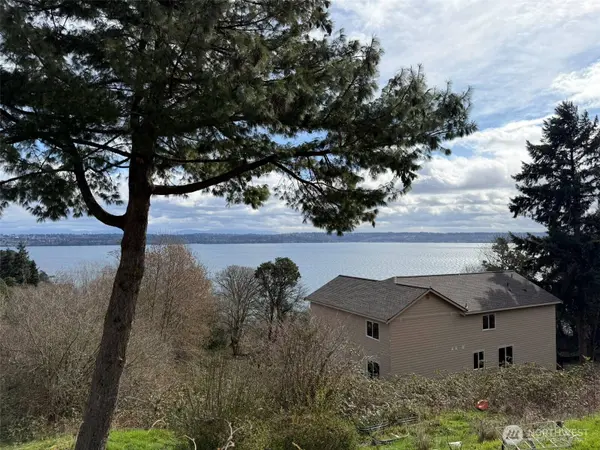 4725 SW 244th ST, Vashon, WA 98070