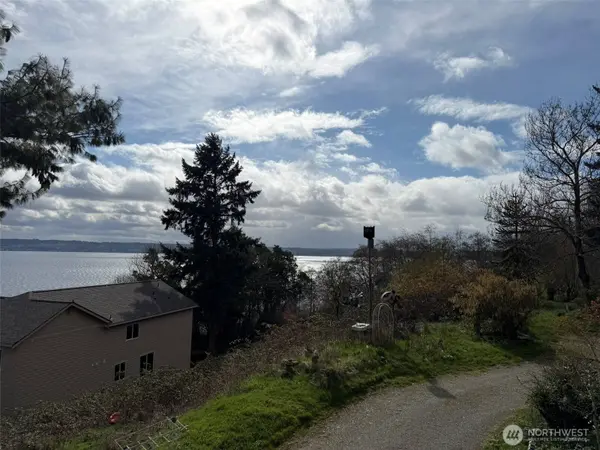 4725 SW 244th ST, Vashon, WA 98070