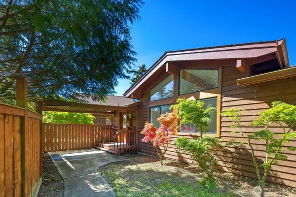 38104 Hillview LN NE, Hansville, WA 98340