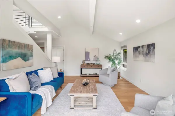 9226 25th AVE NW, Seattle, WA 98117