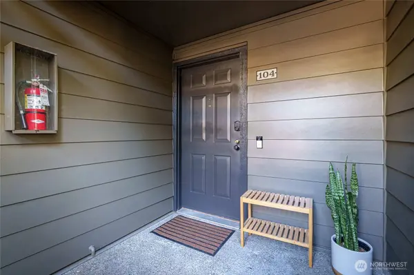 1819 N 107th ST #104, Seattle, WA 98133