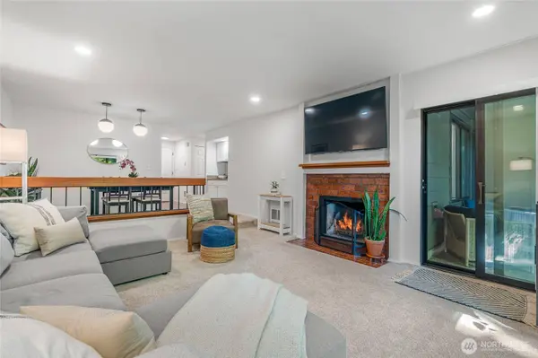 1819 N 107th ST #104, Seattle, WA 98133