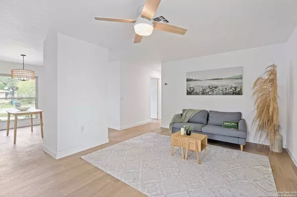 4318 Avenida Prima, San Antonio, TX 78233