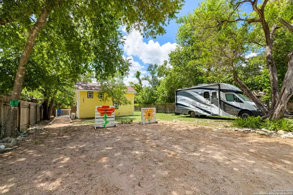 1404 McAllen, Kerrville, TX 78028
