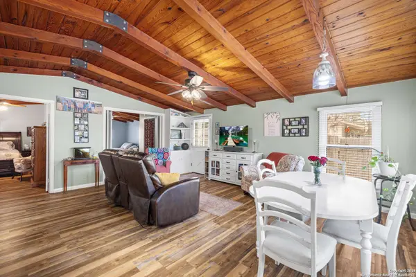 1404 McAllen, Kerrville, TX 78028