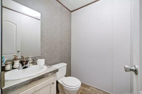 3292 Fm 1784, Pleasanton, TX 78064