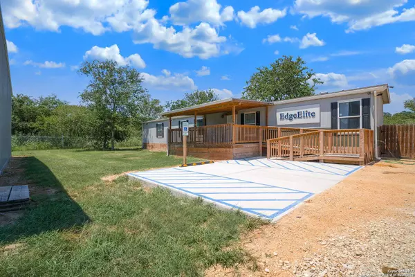 3292 Fm 1784, Pleasanton, TX 78064