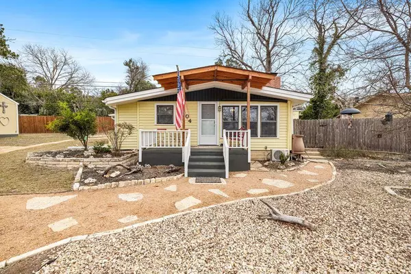 1404 McAllen St, Kerrville, TX 78028