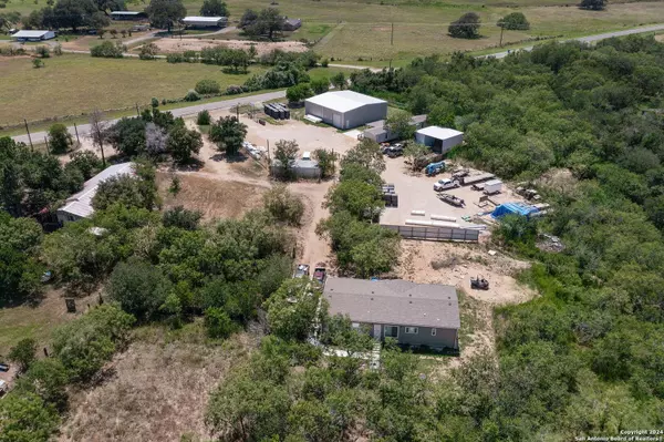 3292 Fm 1784, Pleasanton, TX 78064