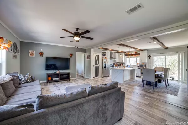 3292 Fm 1784, Pleasanton, TX 78064