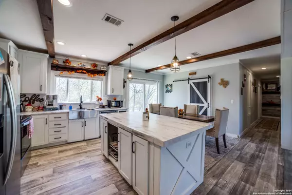 3292 Fm 1784, Pleasanton, TX 78064