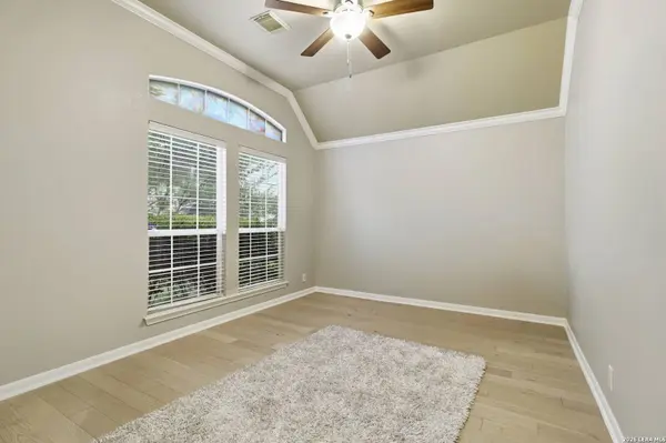 8 MARELLA DR, San Antonio, TX 78248
