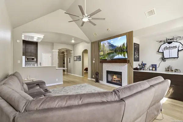 8 MARELLA DR, San Antonio, TX 78248