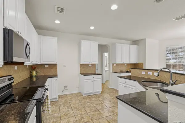 112 COYOTE CIR, Boerne, TX 78006