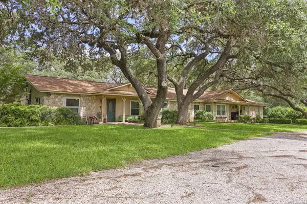 9477 WINDWOOD DR, Boerne, TX 78006