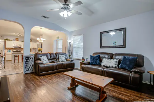 8218 SHOOTING QUAIL, San Antonio, TX 78250-4607