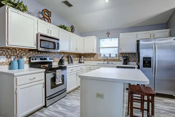 8218 SHOOTING QUAIL, San Antonio, TX 78250-4607