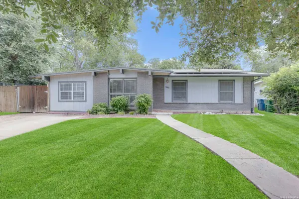 207 Middlebury Dr, San Antonio, TX 78217