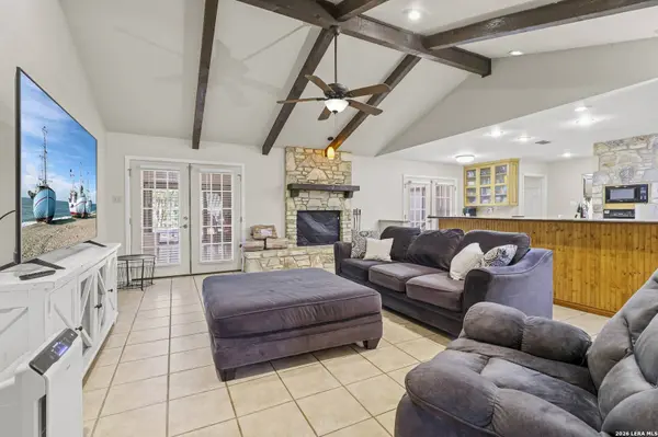 9477 WINDWOOD DR, Boerne, TX 78006