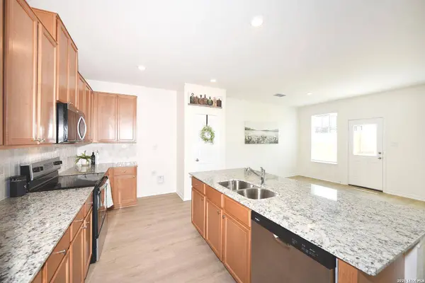 137 W Local Wave, Boerne, TX 78006