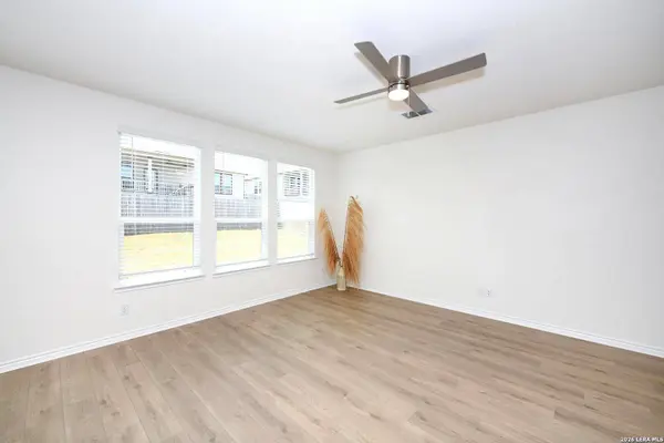 137 W Local Wave, Boerne, TX 78006