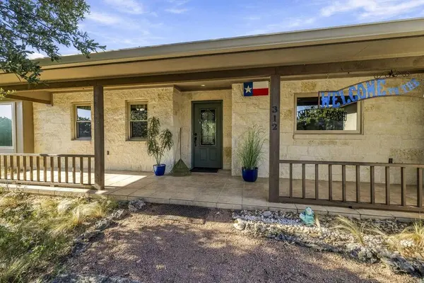 312 Cave Springs Dr, Ingram, TX 78024