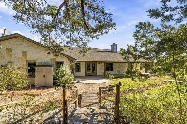 312 Cave Springs Dr, Ingram, TX 78024
