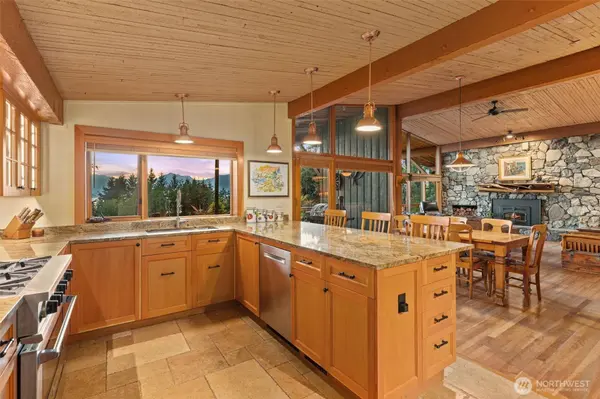 8696 NW Anderson Hill Rd, Silverdale, WA 98383
