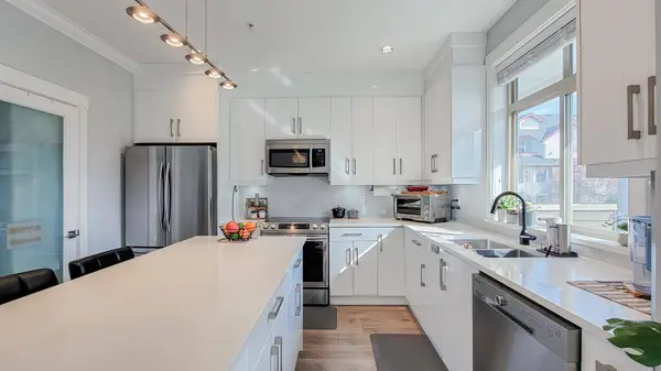 3126 Wellington ST #3, Port Coquitlam, BC V3B 3X4