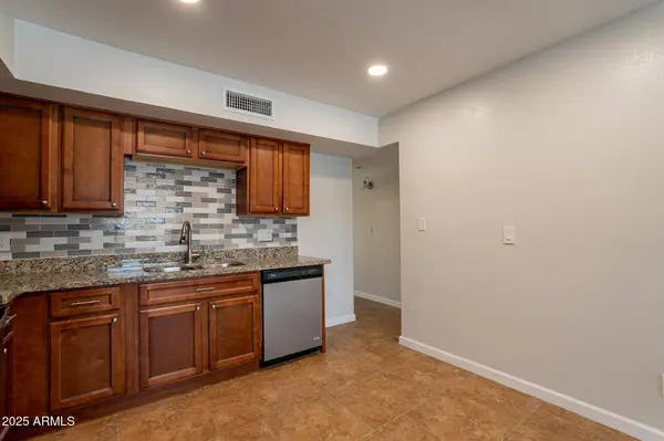 6206 E GLENCOVE Street, Mesa, AZ 85205