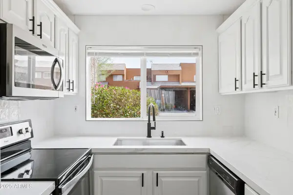 2014 N 51st Way, Phoenix, AZ 85008