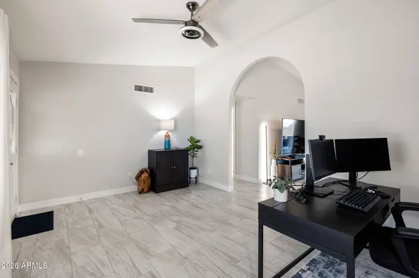 1301 W KERRY Lane, Phoenix, AZ 85027