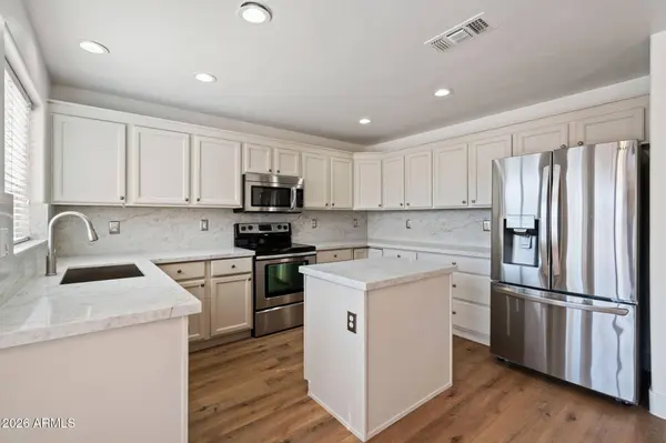 3843 E VAUGHN Avenue, Gilbert, AZ 85234