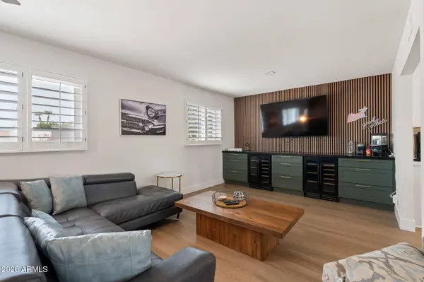 8301 E CRESTWOOD Way, Scottsdale, AZ 85250