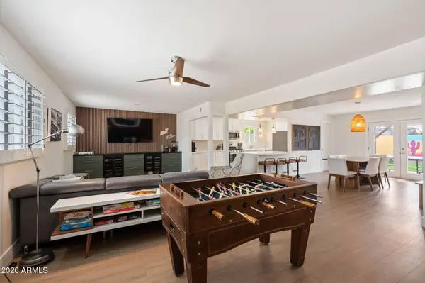 8301 E CRESTWOOD Way, Scottsdale, AZ 85250