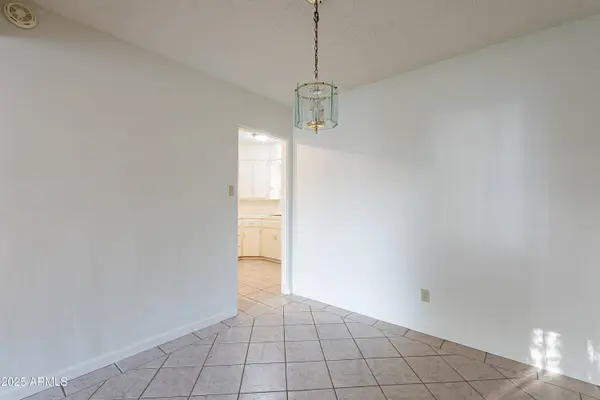 7035 N 11th Place, Phoenix, AZ 85020