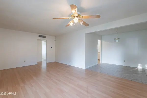 7035 N 11th Place, Phoenix, AZ 85020