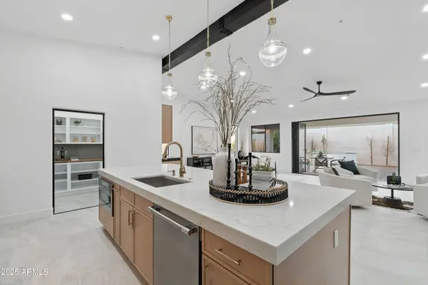 7774 E SAN FERNANDO Drive, Scottsdale, AZ 85255