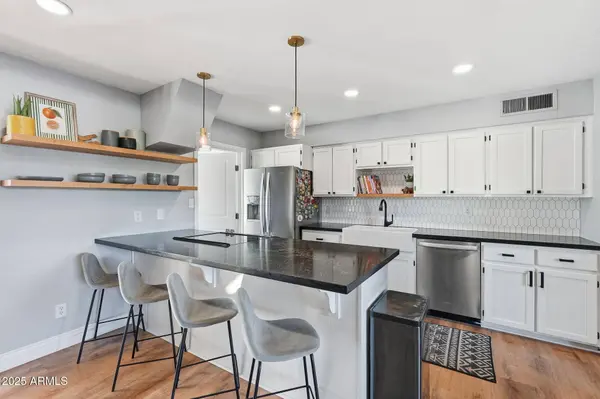 8113 E OAK Street, Scottsdale, AZ 85257