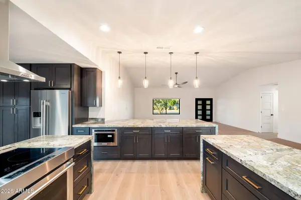4641 E SHEENA Drive, Phoenix, AZ 85032